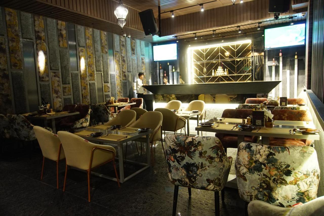 Hotel Red Orchid Kanpur Exterior foto
